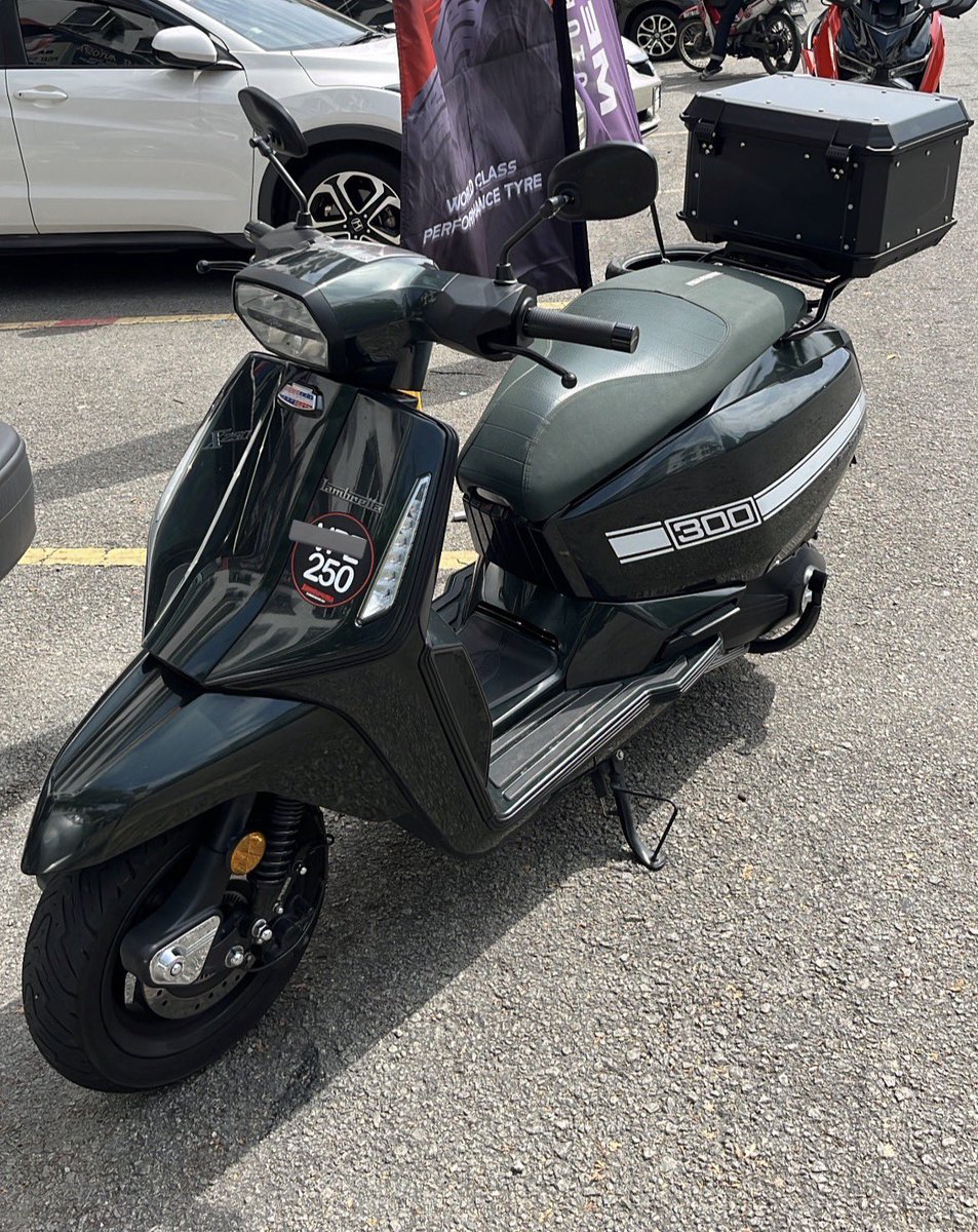 plxylxnd's tweet photo. Hi Lambretta X250 to letgo, harga dipinta RM20,000

‼️Lambretta X250‼️
-Registered May 2025
-Mileage 15000km
-No plate V** 250 
-Taya baru Pirelli Angel Scooter
-Arm Link Kamui
-Monorack &amp; Top Box Givi
-Brake Pad/Disc baru
-Belting tukar 10000km

COD KL/Selangor

#lambretta #x250 https://t.co/mhP86ZBiPG