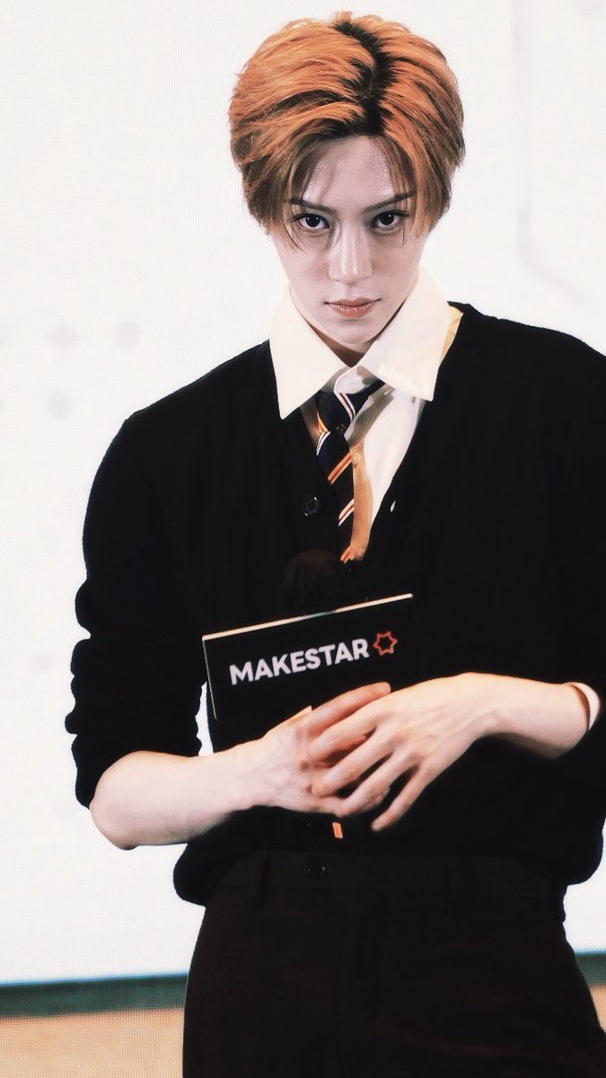 blululue_e tweet media