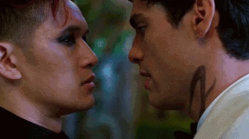 Shumdariopower's tweet photo. This two , are not conscious what they did it with that kiss, that moment , that moment to choose between the love or the obligations that he have to take , he choose the love for his warlock , and he doesn’t know on that moment that will be married with him ❤️
So #malecforever https://t.co/flywzMnceX