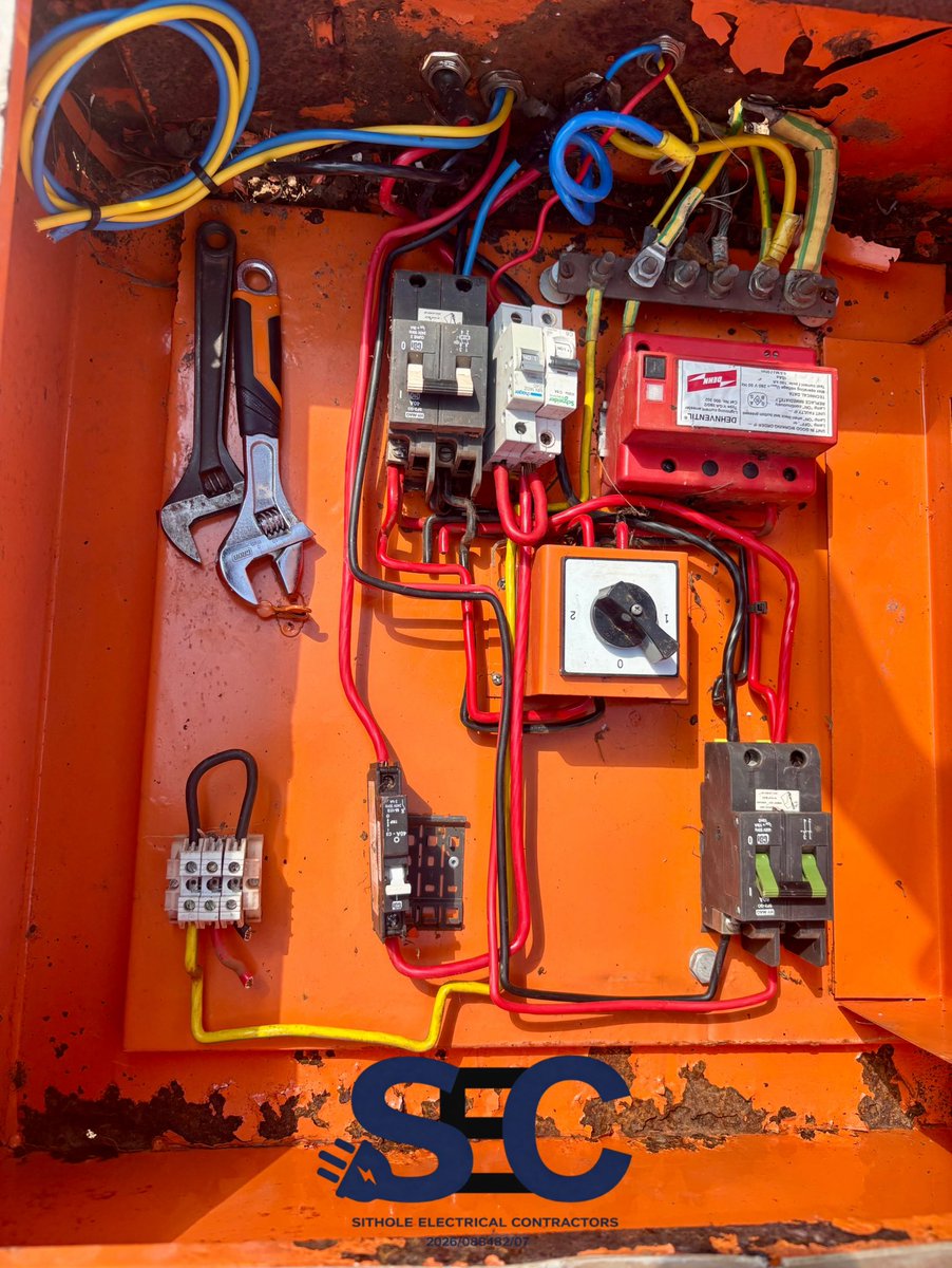 sitholeelectric's tweet photo. Building a new DB for Telkom and Vodacom. Quiet work, serious responsibility. https://t.co/hdr8ZaI3d2