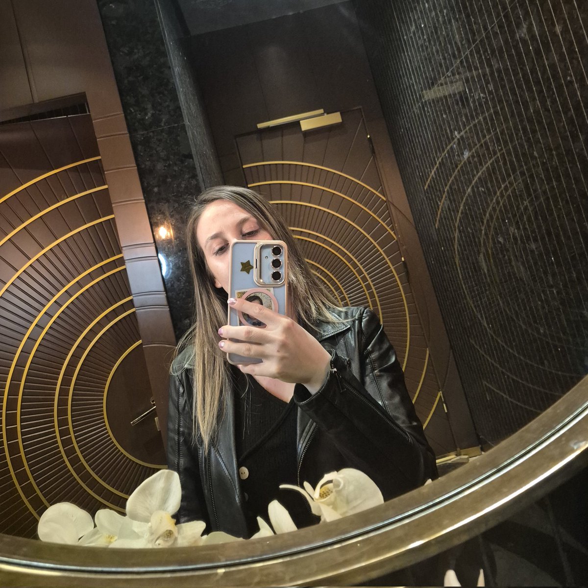 hbasakyasar_'s tweet photo. #yeniprofilresmi̇ https://t.co/vUD3NkRBnB