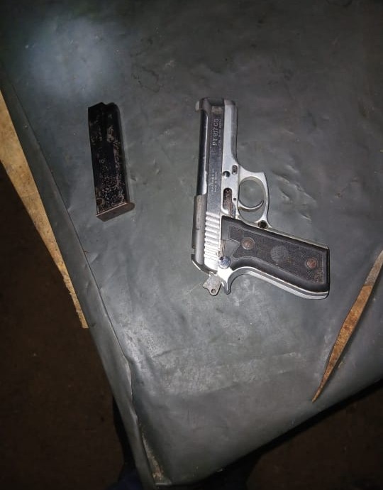 SAPoliceService's tweet image. #sapsEC #CommunityPolicing led to the arrest of a 29-year-old male suspect for unlawful possession of an unlicensed firearm with ammunition, unlawful discharging of a firearm and malicious damage to property in Mlaza locality, Lutshaya A/A on Saturday, 28 March 2026. ML