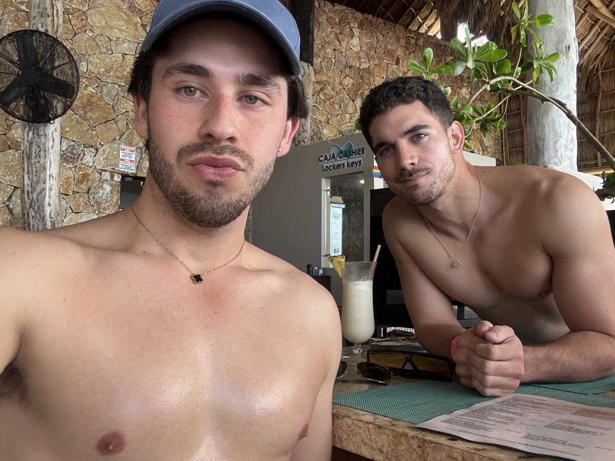 Ojitos de aceituna🫒 tweet media