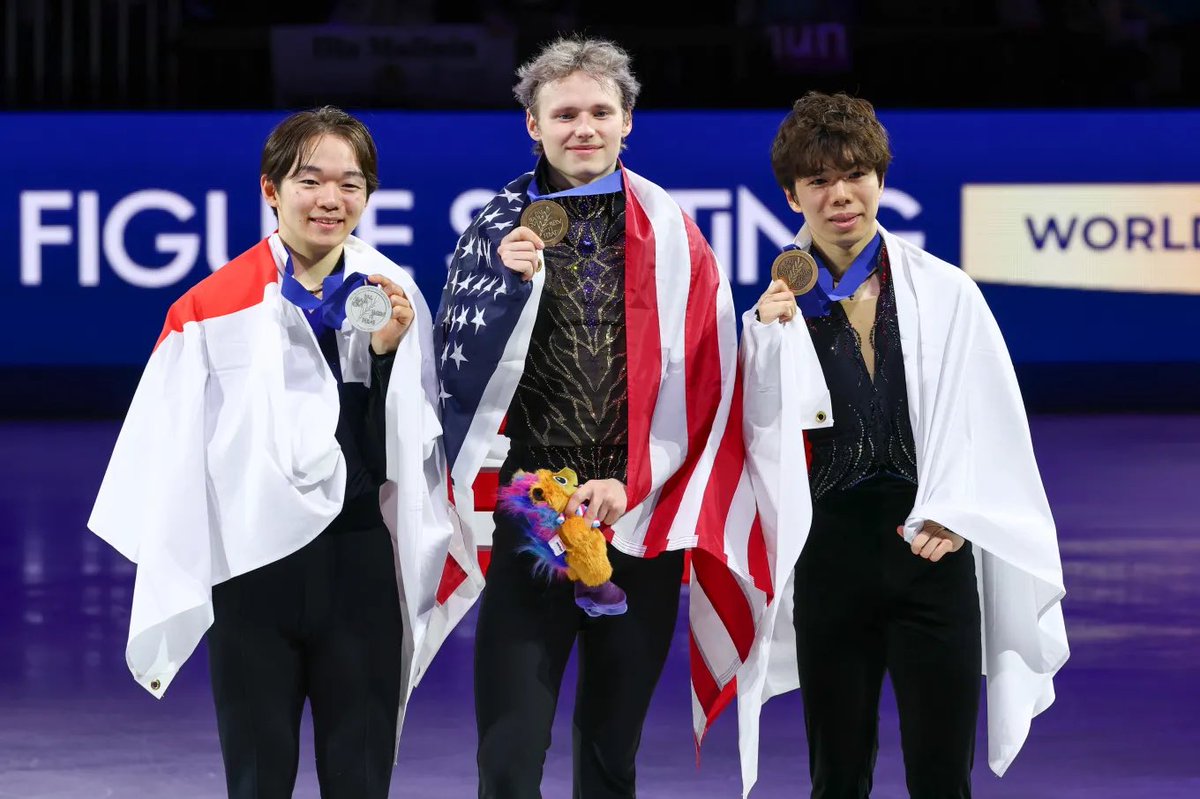 The Skating Lesson tweet media