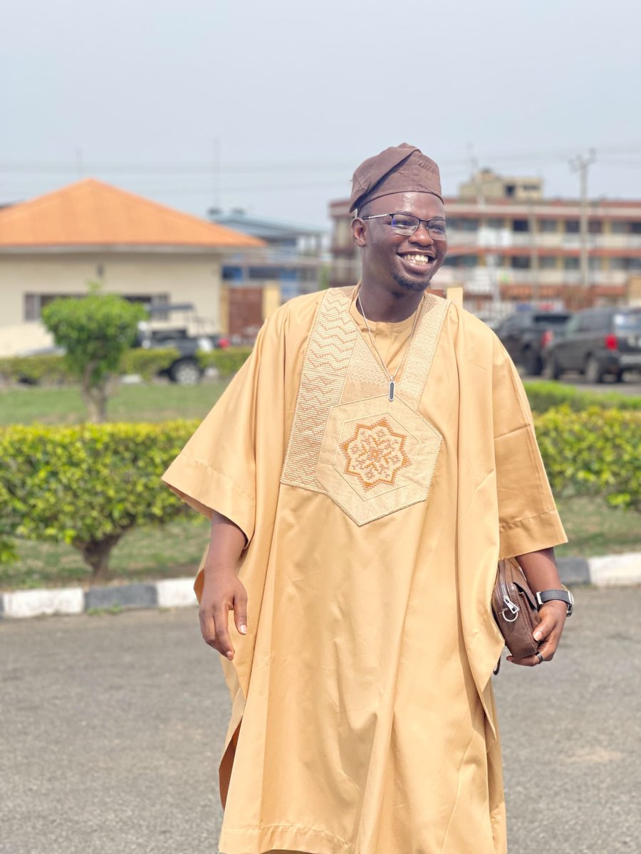 FlawlessVogcoll's tweet photo. Clean Agbada Alawaysss!
This is how stunning you look when your trust us with your Trads.
We’re always available making fashion magics @InsideOsogbo https://t.co/XIPWf1CKk4