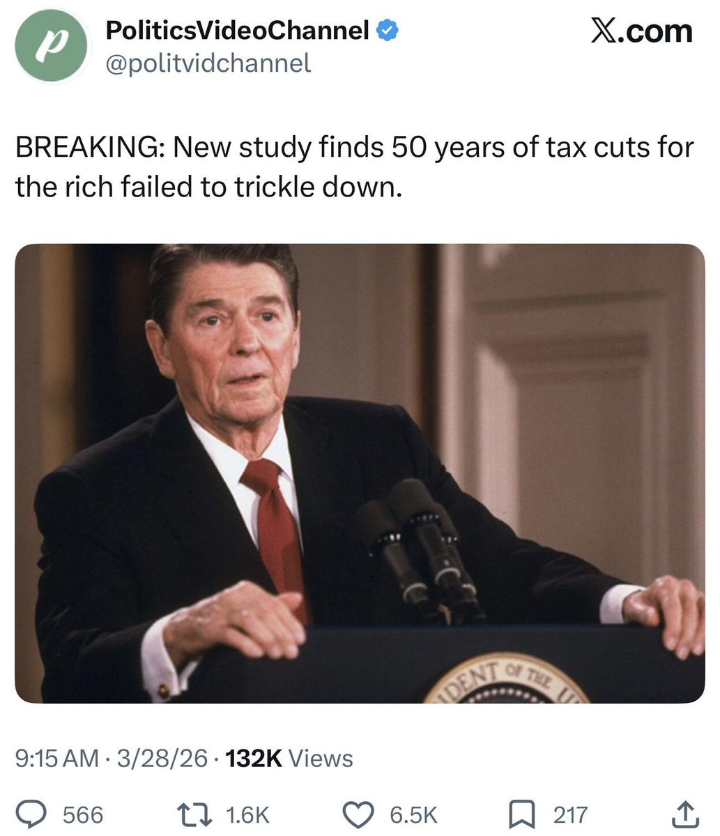 Queen Liza🩷🤍💙 tweet media