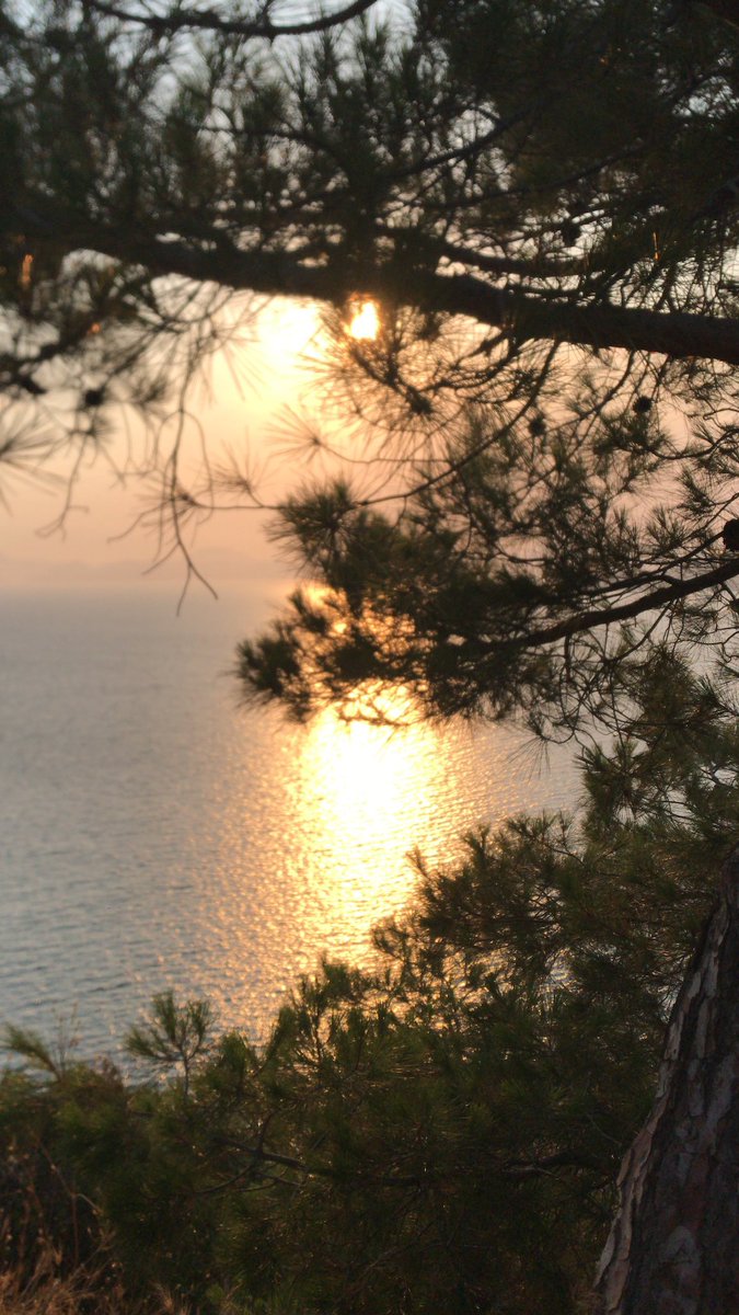 Manasız çatık kaş bile kul hakkıdır . ” diyor.
Ne hassas bir terazi … vesselâm