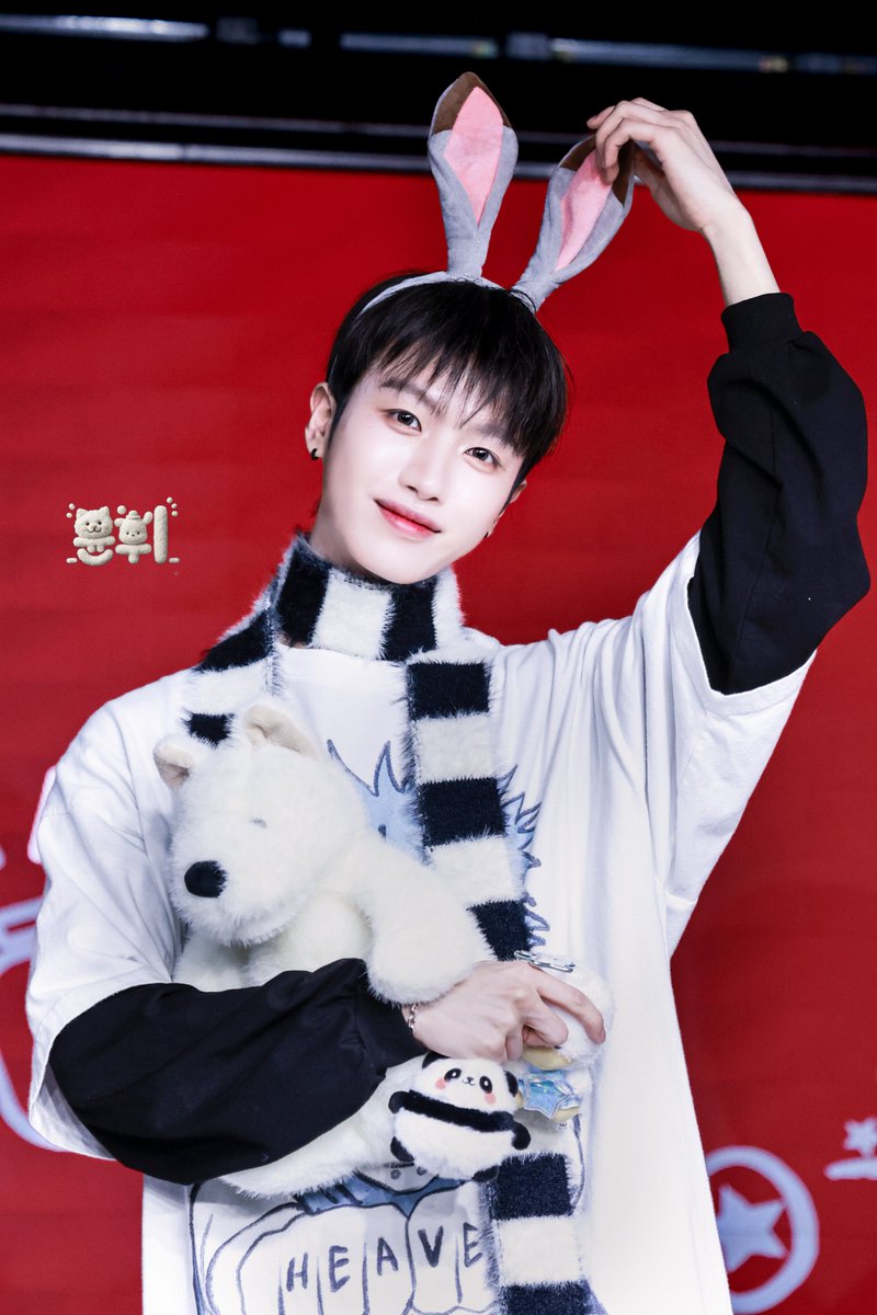 윤🤍휘🐶 tweet media