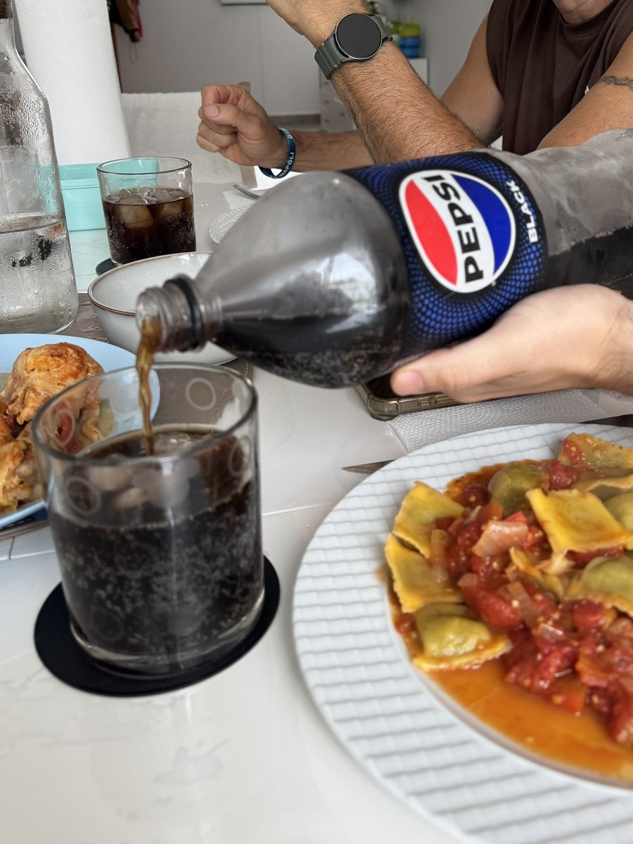 chechotripero's tweet photo. El triperío sabe @PepsiArgentina https://t.co/Bze3R0uyme