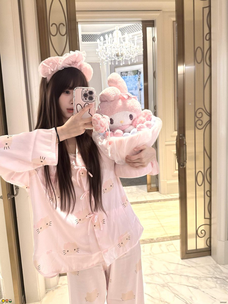 Beverly Russell tweet media