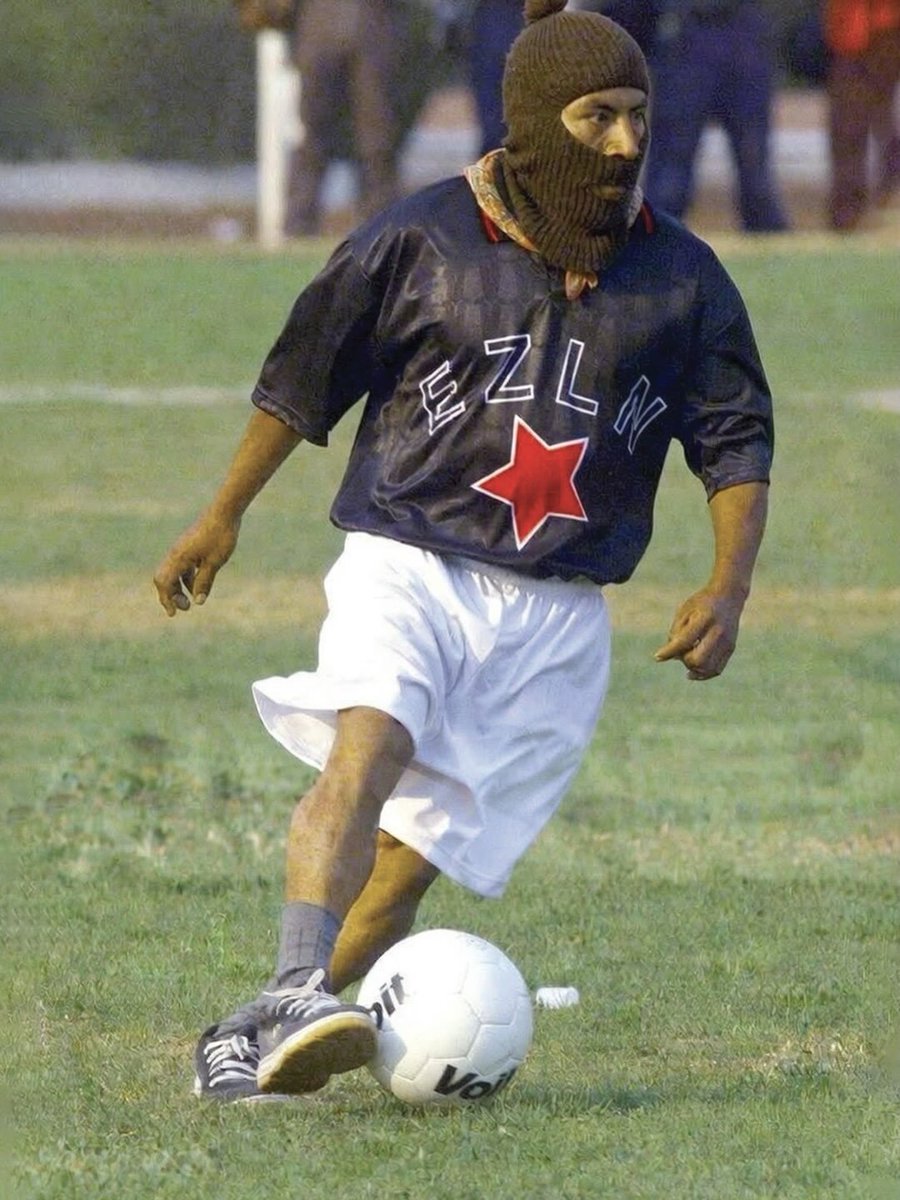 Antifa_Ultras tweet media
