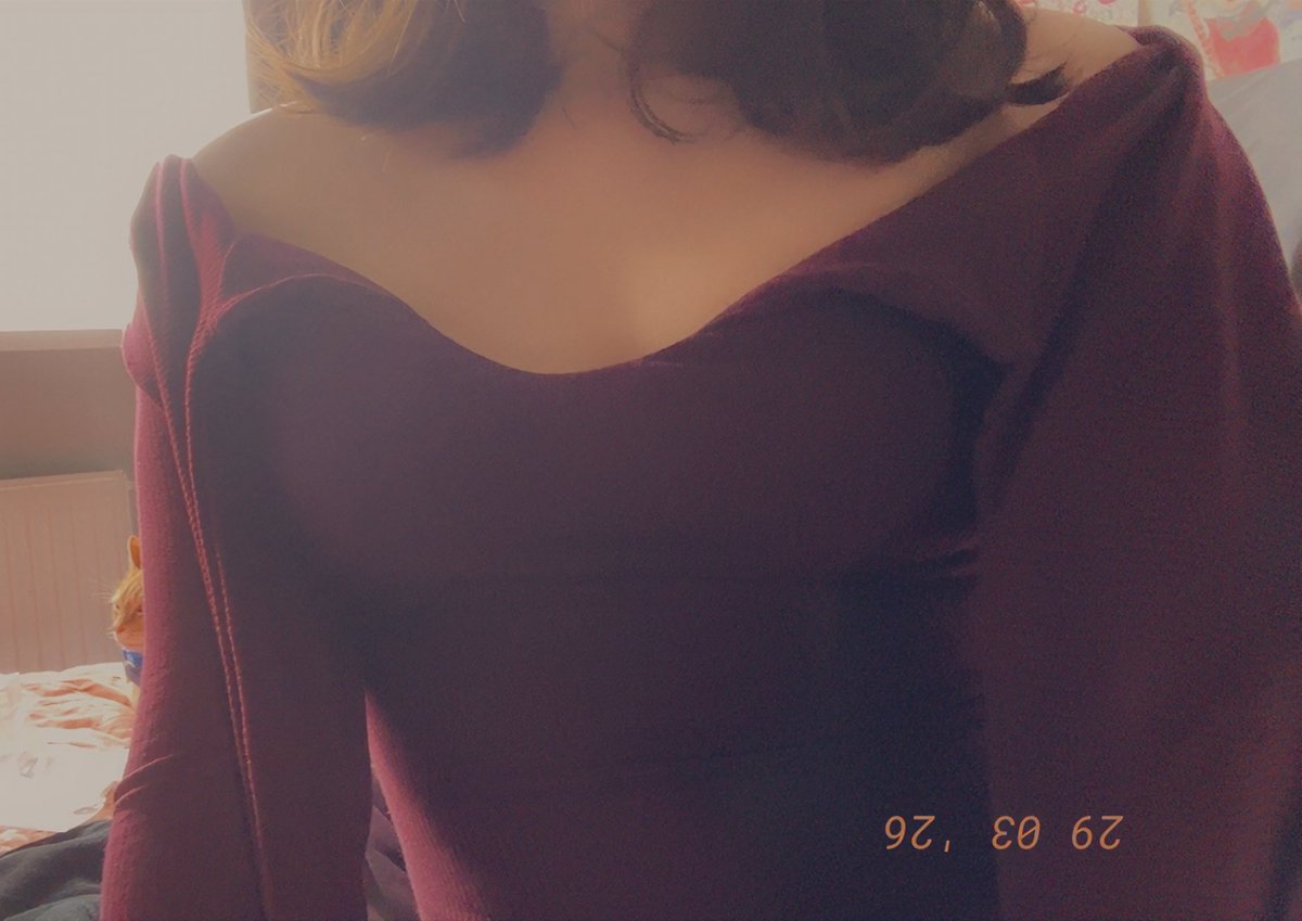 iekuso's tweet photo. ignore my little tummy bulge… https://t.co/tSZdbquKVi