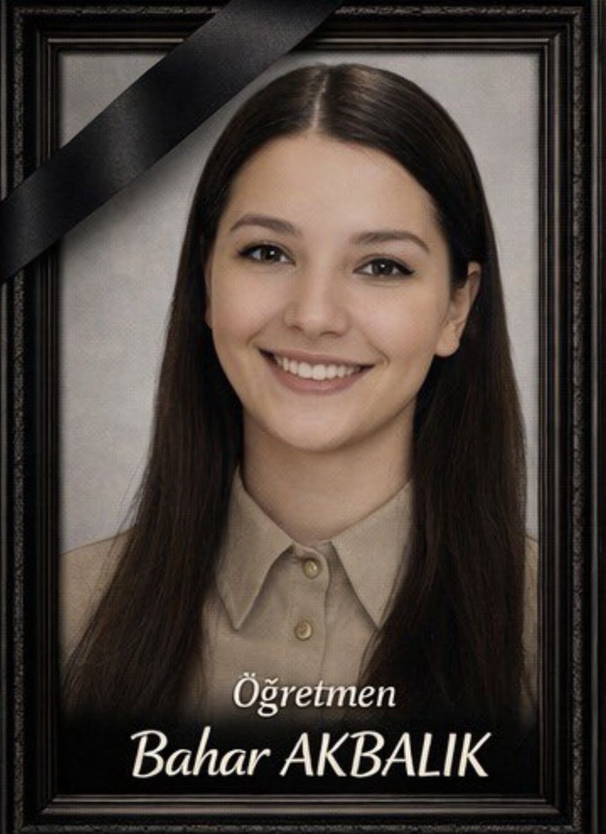 Bahar Akbalık, evinde hayatını kaybetmiş halde bulundu.
Güzeller güzeli 
Gencecik
Bahar öğretmenin şaibeli ölümünün sebebi nedir 😔
#Hakkari