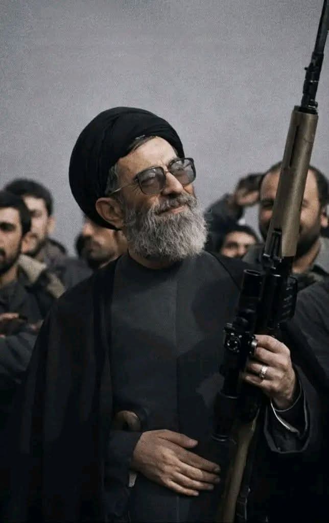 SaRkaar JoUn (Khamenei) tweet media
