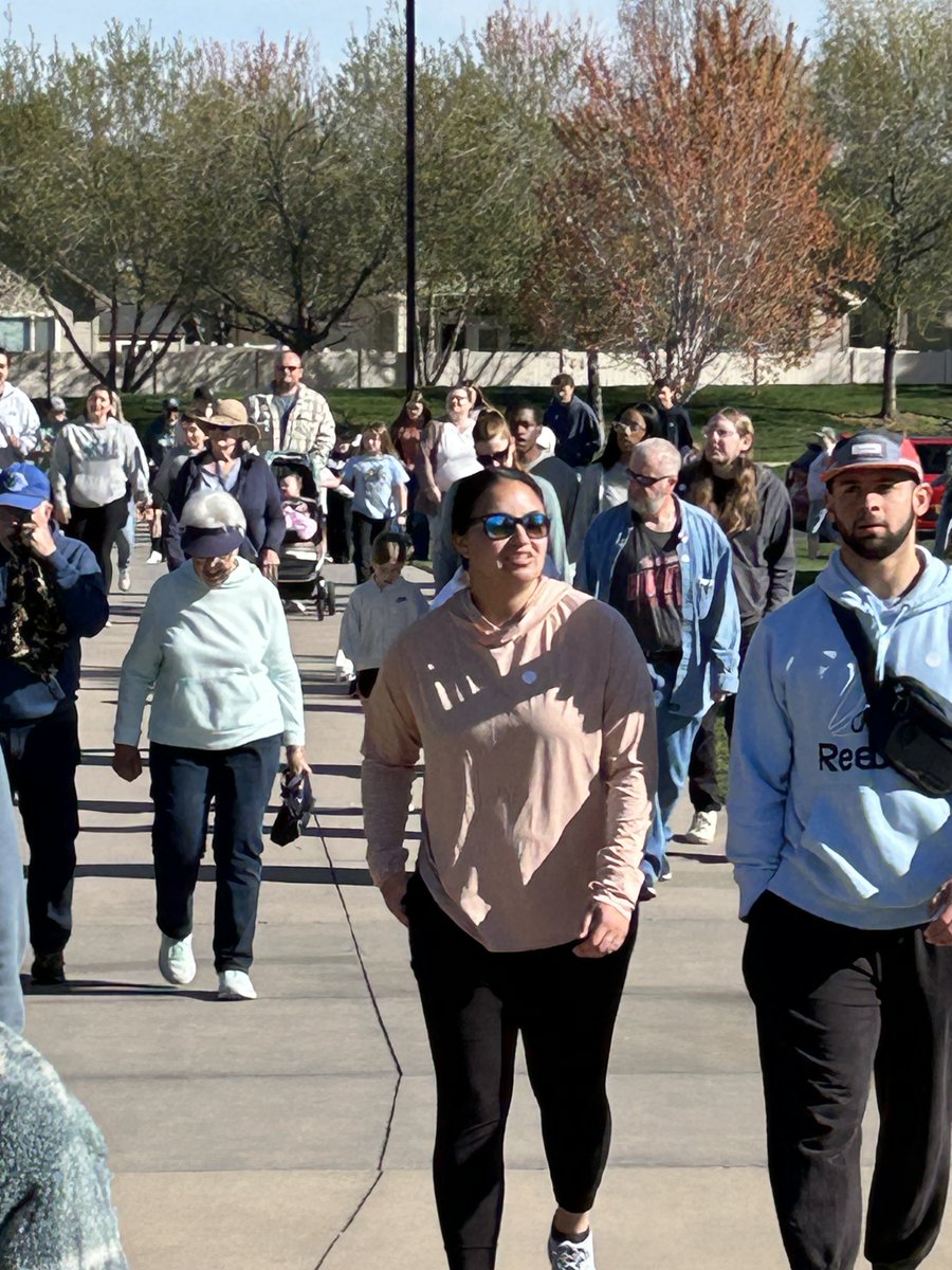 BoiseMOW's tweet photo. A huge thanks to everyone who came out to Kleiner Park to #MarchForMeals yesterday! 522 "marchers" helped us raise over $2,600 thanks to sponsor @_HZCU! Wow!! We're so grateful for everyone's time and support for Meals on Wheels Metro Boise! https://t.co/pj4jjf0l8V