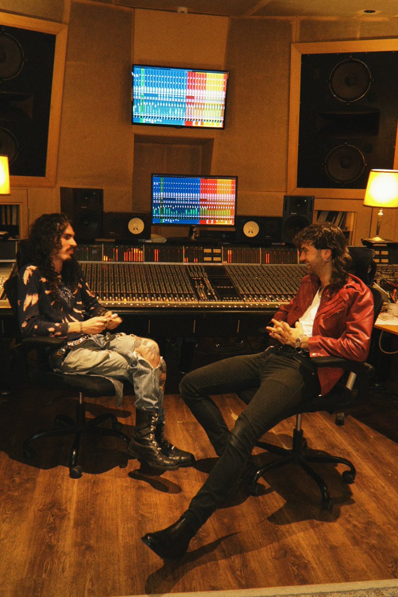 Ultraligera tweet media