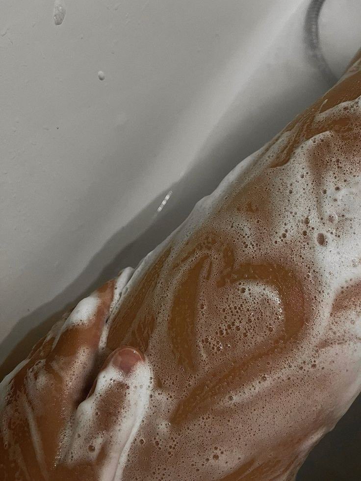 Alina Becker tweet media