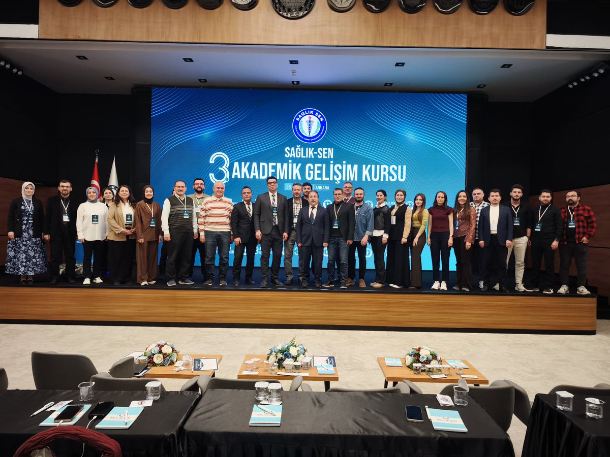 sagliksen's tweet photo. 📚Sağlık-Sen Hekim Komisyonu tarafından düzenlenen 3. Akademik Gelişim Kursu gerçekleştirildi.

Sağlık ve sosyal hizmet profesyonellerinin katıldığı programda; akademik araştırma yöntemleri, yazım, yayın süreçleri, etik ve yapay zeka uygulamaları ele alındı.
⤵️
https://t.co/2muT2xCfHS