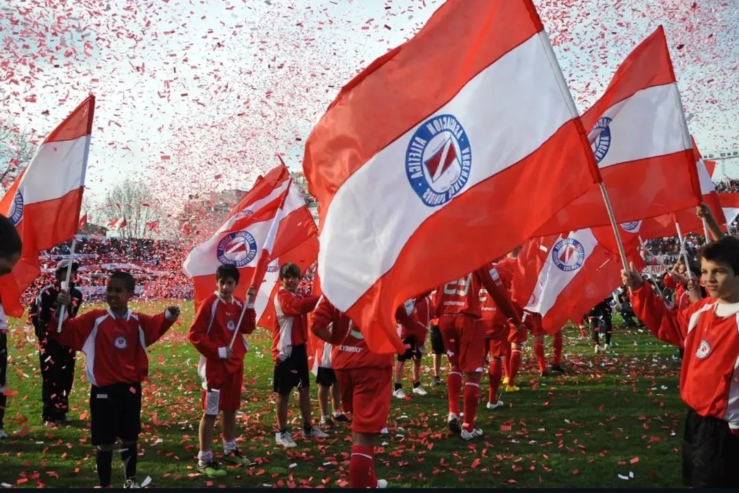 Momentos del bicho tweet media