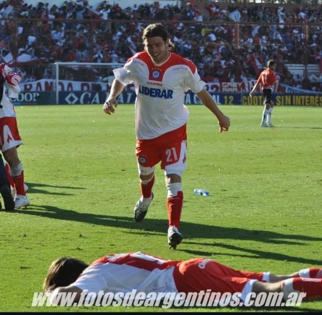 Momentos del bicho tweet media