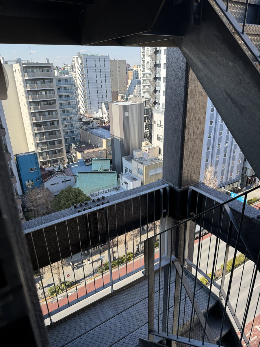 misakanaaaa's tweet photo. 人注定会有一死，我只希望我死的不那么可悲可笑 https://t.co/yXLu2Y2doJ