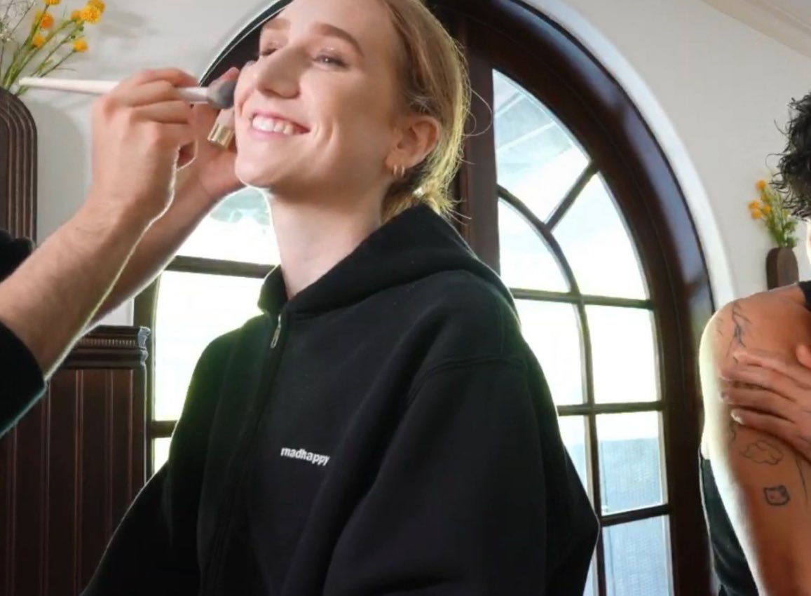 del ౨ৎ tweet media