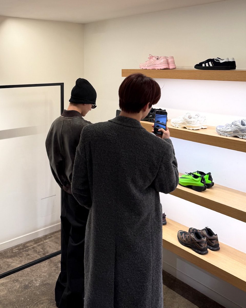 geonwoo. tweet media