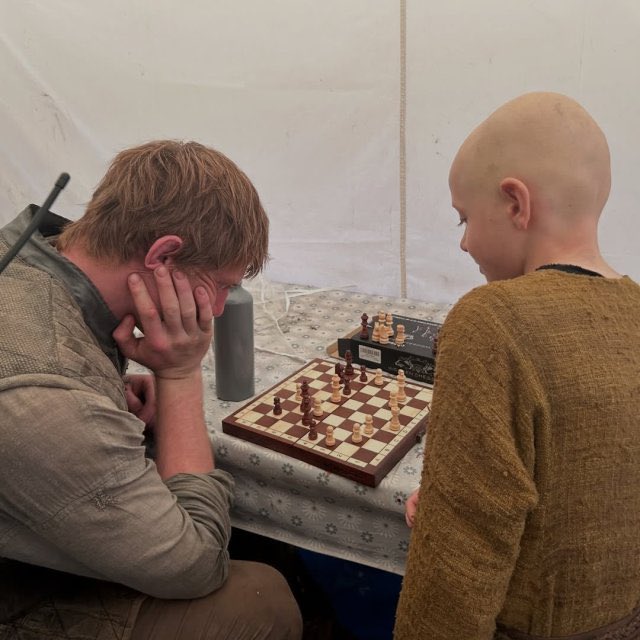 cigarloves's tweet photo. Dunk being really red here bc he’s using all five of his braincells to beat egg at chess https://t.co/hMPooiziCU