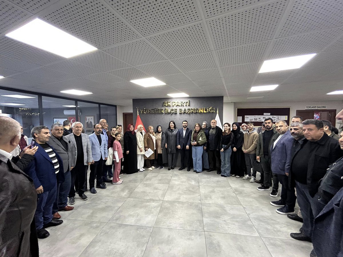 📍8. Bölge Toplantısı

Adana Milletvekilimiz, TBMM Dilekçe Komisyonu Başkanı Sn. Sunay Karamık, İlçe Başkanımız Sn. Murat Kılınç, Kadın Kolları Başkanımız Sn. Fatma Ceylan, Bölge Başkanımız Sn. İlker Sati, Belediye Meclis Grup Başkan Vekilimiz Sn. İrfan Sancaklı, 8. Bölge mahalle