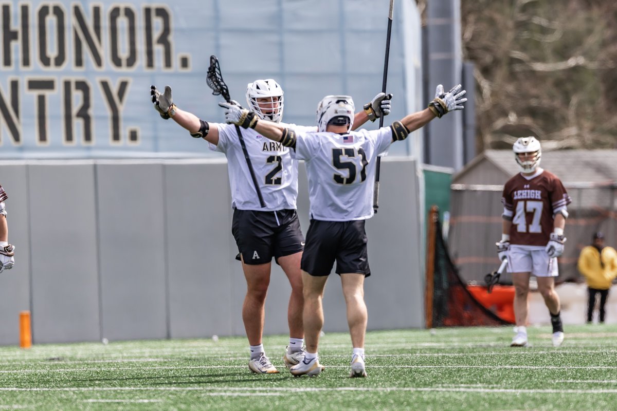 ArmyWP_MLax's tweet photo. Celebrated our seniors with a W on Firstie Day 💪

#FamilyToughnessTradition https://t.co/gJOFc6Y5cY
