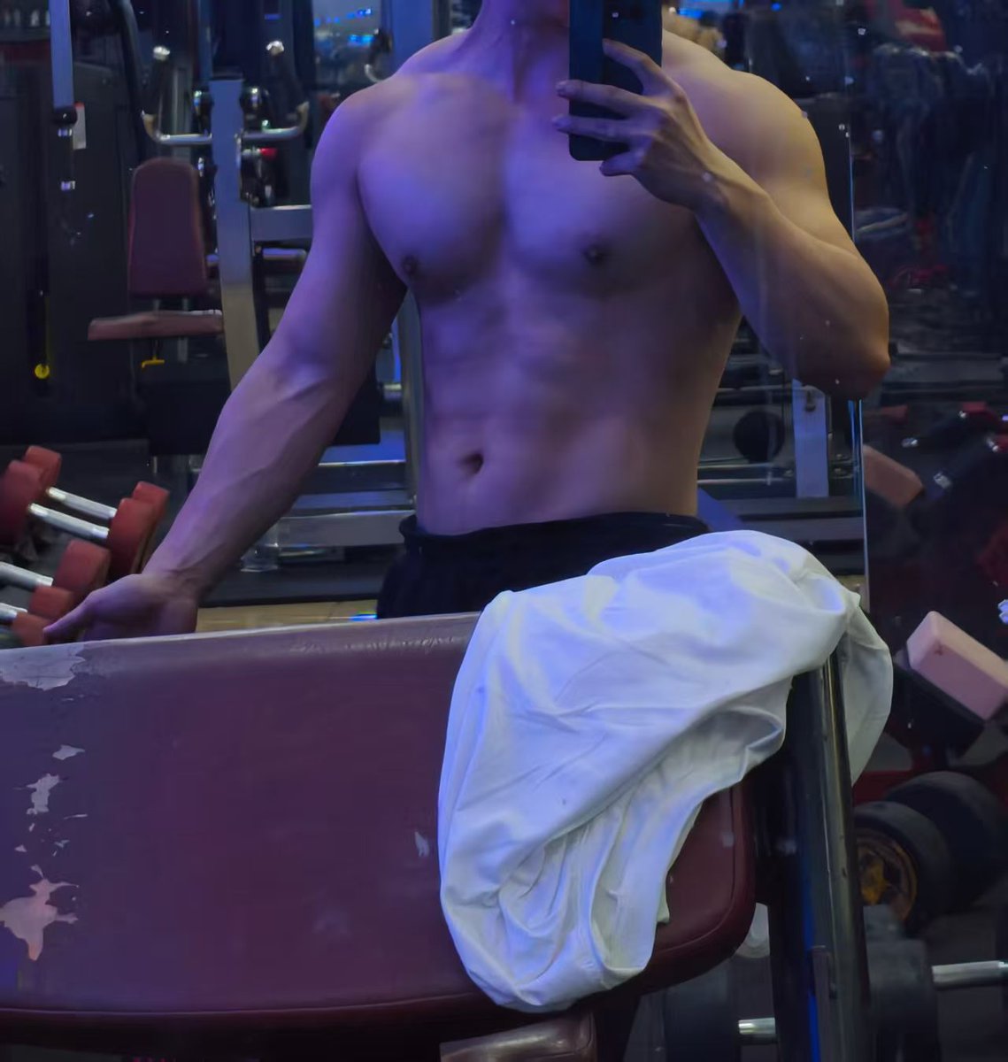 tryapple1 tweet media