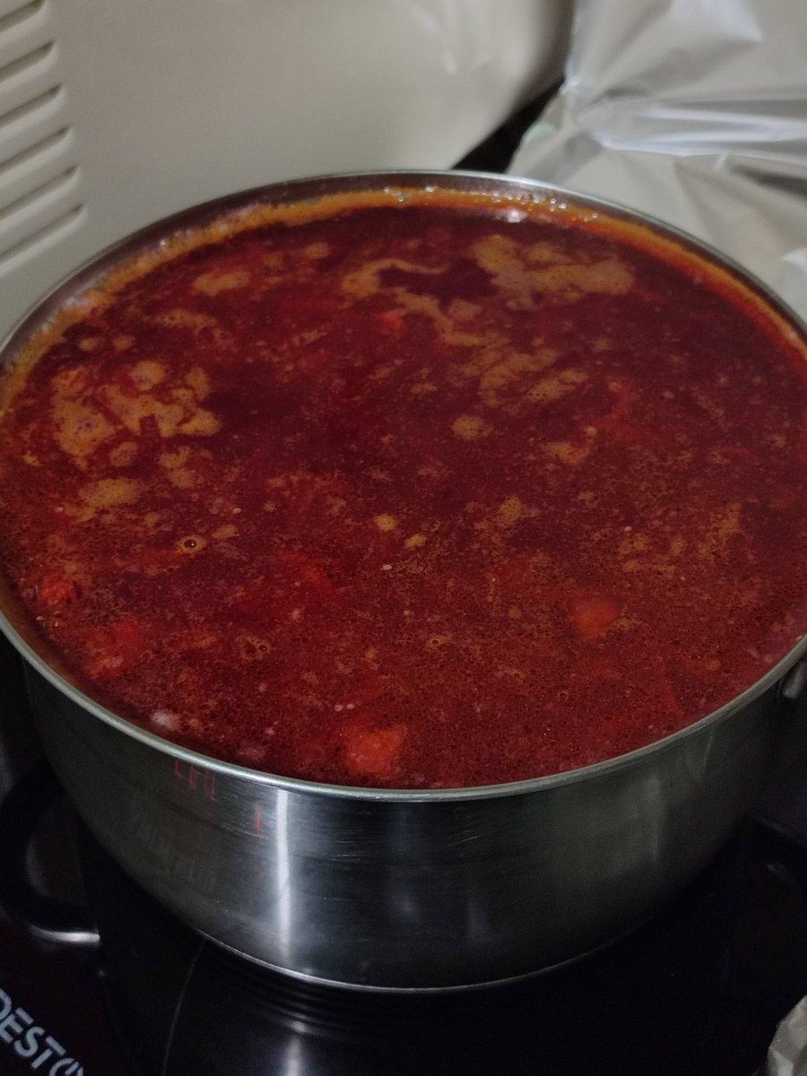 Валюсік tweet media