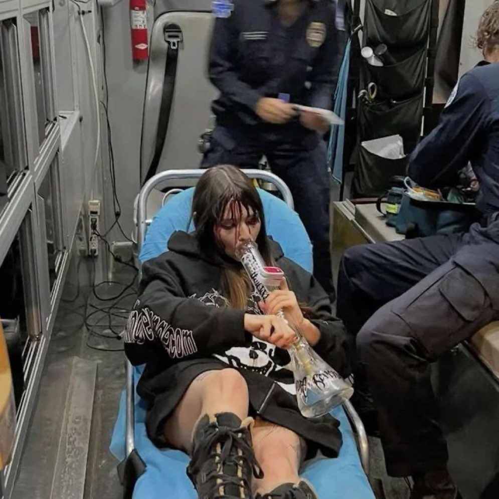 Stoner Barbie tweet media