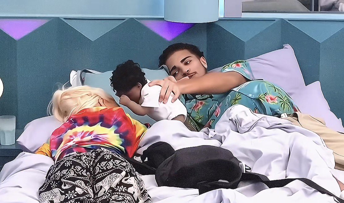 BRATTYBARBl's tweet image. Oh I'll definitely be buying their issue of OK! Magazine… I feel quite emotional #BBUK