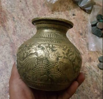 canarese_'s tweet image. A rare "Gandaberunda brass kalasha". Looks amazing. Kannadigas should embrace "Gandaberunda" more like our ancestors did. #kannada #karnataka #ಕನ್ನಡ #ಕರ್ನಾಟಕ #india #proudIndian