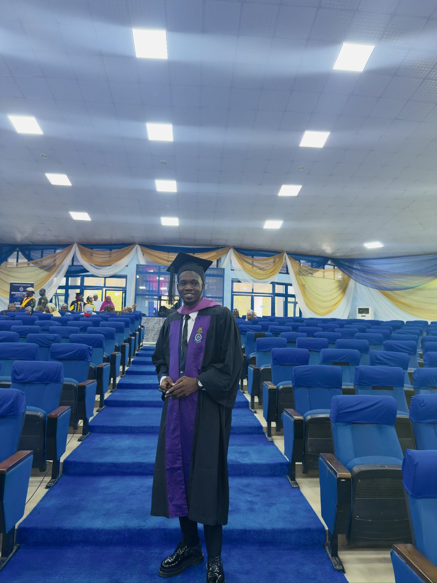 E Yi O Wu A wi tweet media