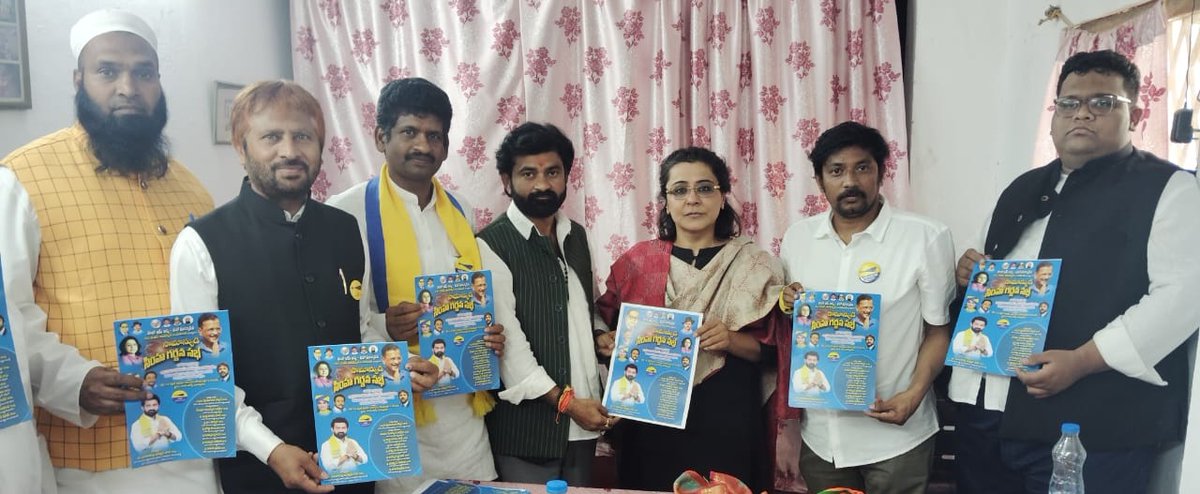 AAPTELANGANA's tweet photo. చలో సూర్యాపేట
ఆమ్ ఆద్మీ పార్టీ జాతీయ అధికార ప్రతినిధి & ఆప్ తెలంగాణ రాష్ట్ర ఇంచార్జి అడ్వకేట్ @PKakkar_ గారు సూర్యాపేట జిల్లా ఇంచార్జి & రాష్ట్ర అధికార ప్రతినిధి శ్రీ @parikshan_ravan గారి ఆధ్వర్యంలో బాబా సాహెబ్ డాక్టర్ భీమ్ రావ్ అంబేద్కర్ జయంతి సందర్భంగా సామాన్యుడి సింహ గర్జన సభ పోస్టర్‌ను విడుదల చేసారు. @ArvindKejriwal @SandeepPathak04