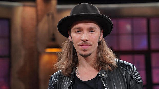 10GASBON23 tweet media