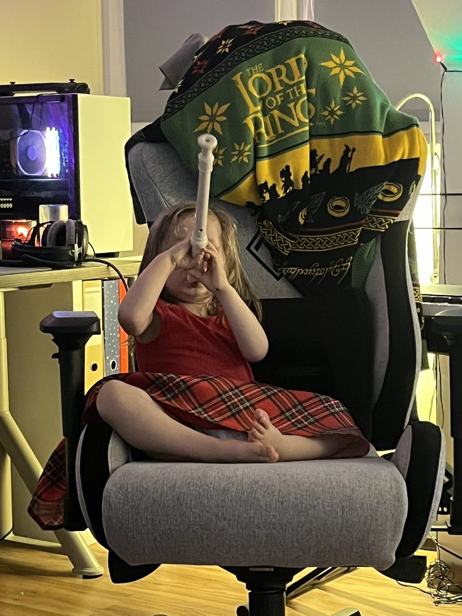 краватка Лінча tweet media