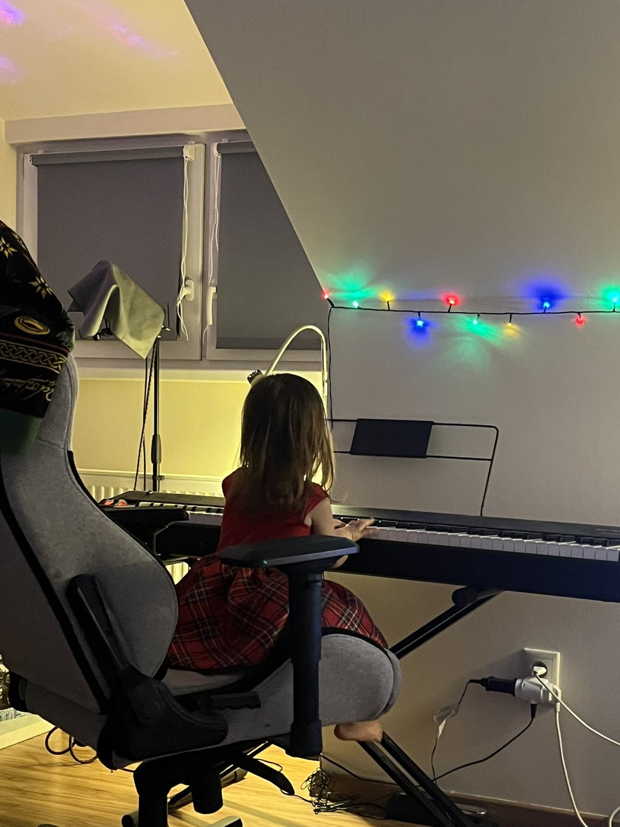 краватка Лінча tweet media