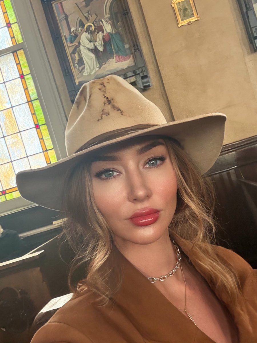 Aryn Elaine➕ tweet media