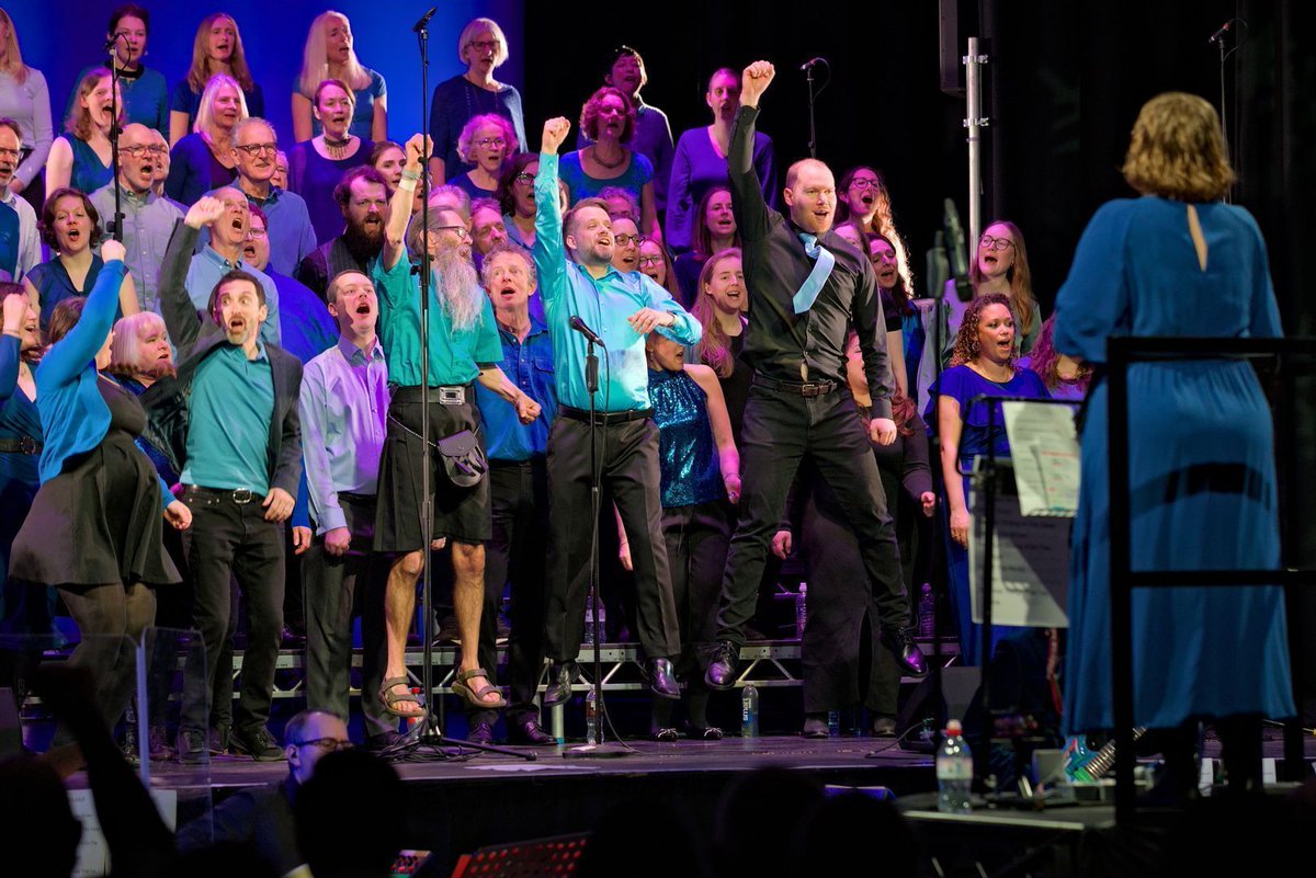 singcambridge's tweet photo. Save the date for Sing! Community Choir's Summer Concert 2026 on Saturday, 11 July at 7.30pm in the Atrium at The Netherhall School in Cambridge.

We're already busy getting our songs ready for you &amp; we can't wait to share them with you! 
🎶 💗 🌞 🌻 

https://t.co/DpSJ0UCNqA https://t.co/F6H09dmQtZ