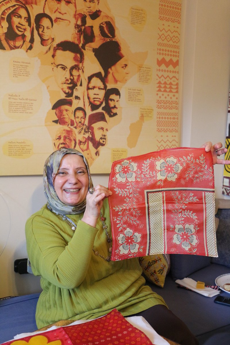 Alselamdernegi's tweet photo. Bu gün Afrika'nın özel kumaşı olan Kanga'lardan balmumu ile sağlıklı ve çevre dostu gıda saklama bezleri workshop'u yaptık. Bir sonraki workshopumuza sizleri de bekleriz. Instagram hesabımızı takip etmeyi unutmayın!🙏🏻
#workshop #assalam #keşfet https://t.co/fgnqd3sVia