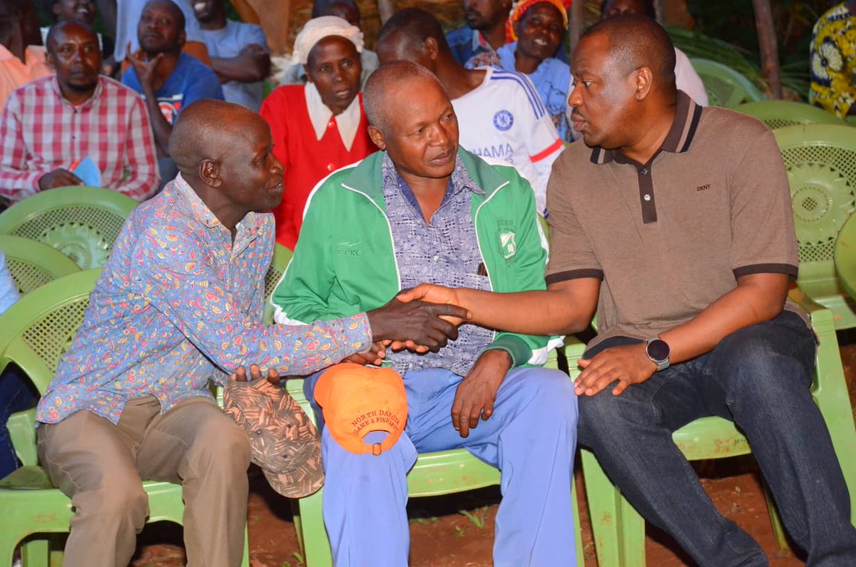 HonchegeNjuguna's tweet photo. On this Palm Sunday evening, I spent time with families in Muruka Ward, giving condolences following the loss of their loved ones. I joined the family of Faith Njambi, and family of Wakahii in grieving the loss of his wife.

To both families, may their loved ones rest in peace. https://t.co/RlQ2r8lVhh