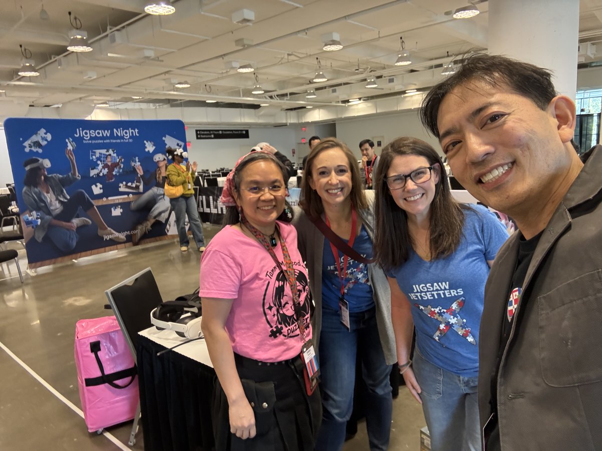 jigsawnightapp's tweet photo. We met so many new puzzler friends 🙌
#USAJigsawNationals https://t.co/0vyUSba9GY