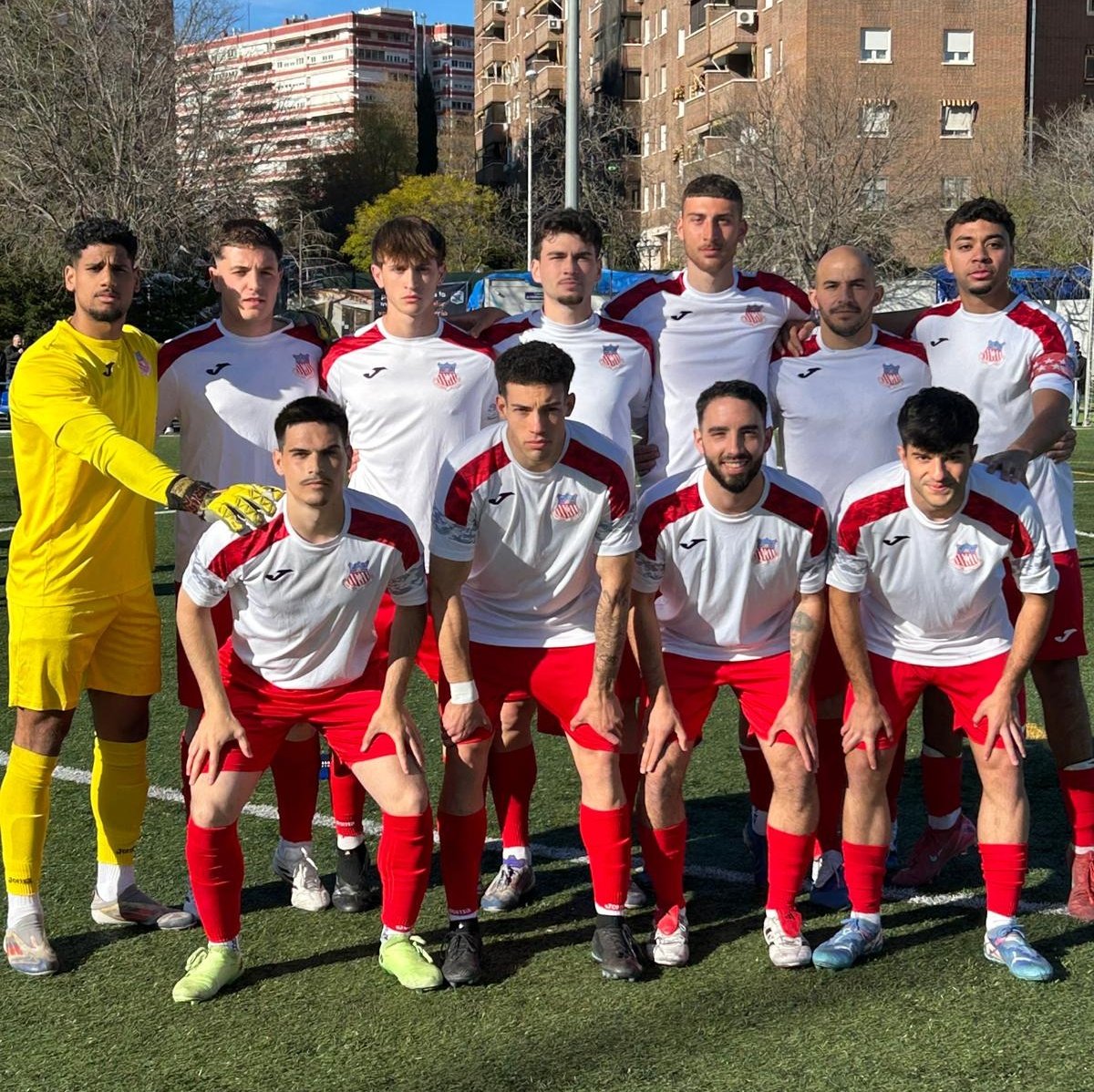 ADComplutense's tweet photo. 🏆 Primera División Autonómica Aficionado Grupo 1
📈 Jornada 26
🏟️ @cuzonanorte "A" 0️⃣-0️⃣ @ADComplutense

#EsaMaravillosaMinoría 🤫
#VamosComplu
🤍❤️ https://t.co/FFLu7bS4U8