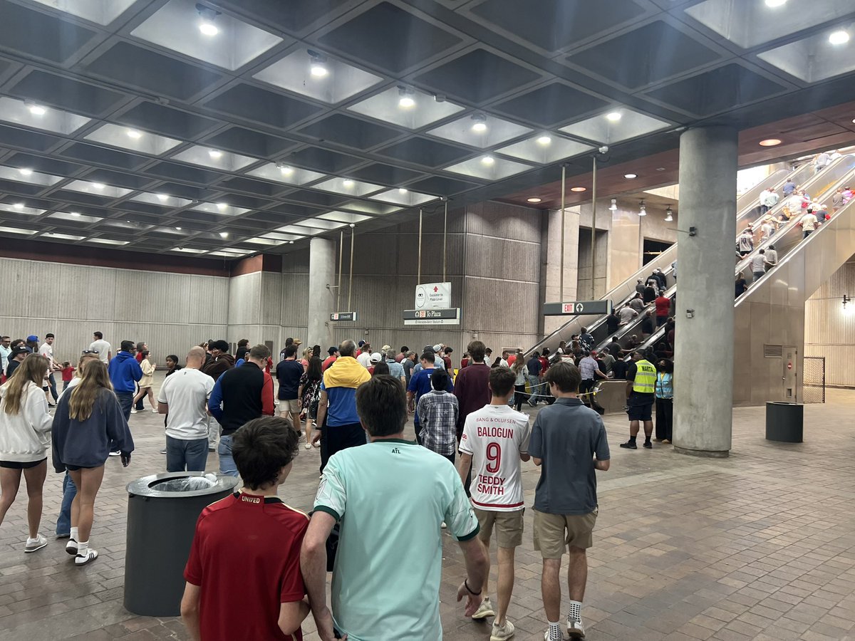 Eric Phillips tweet media