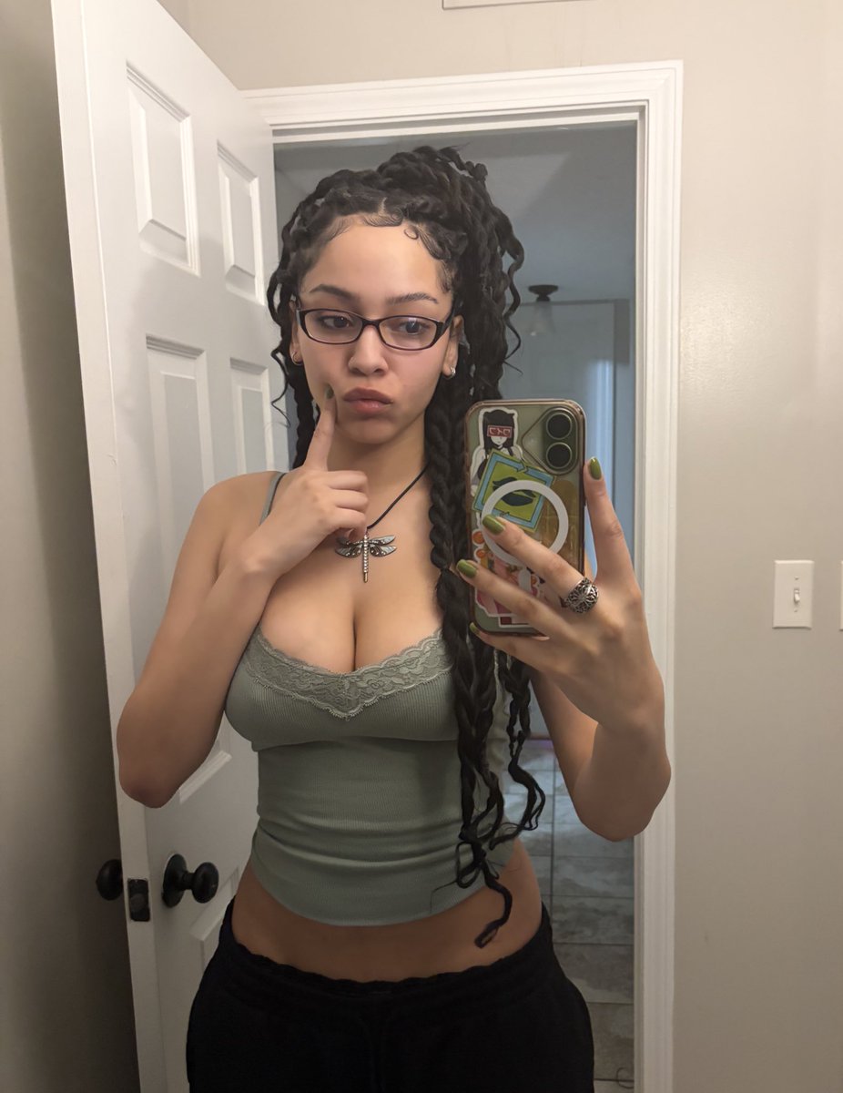 𝓐𝓷𝓰𝓮𝓵 tweet media