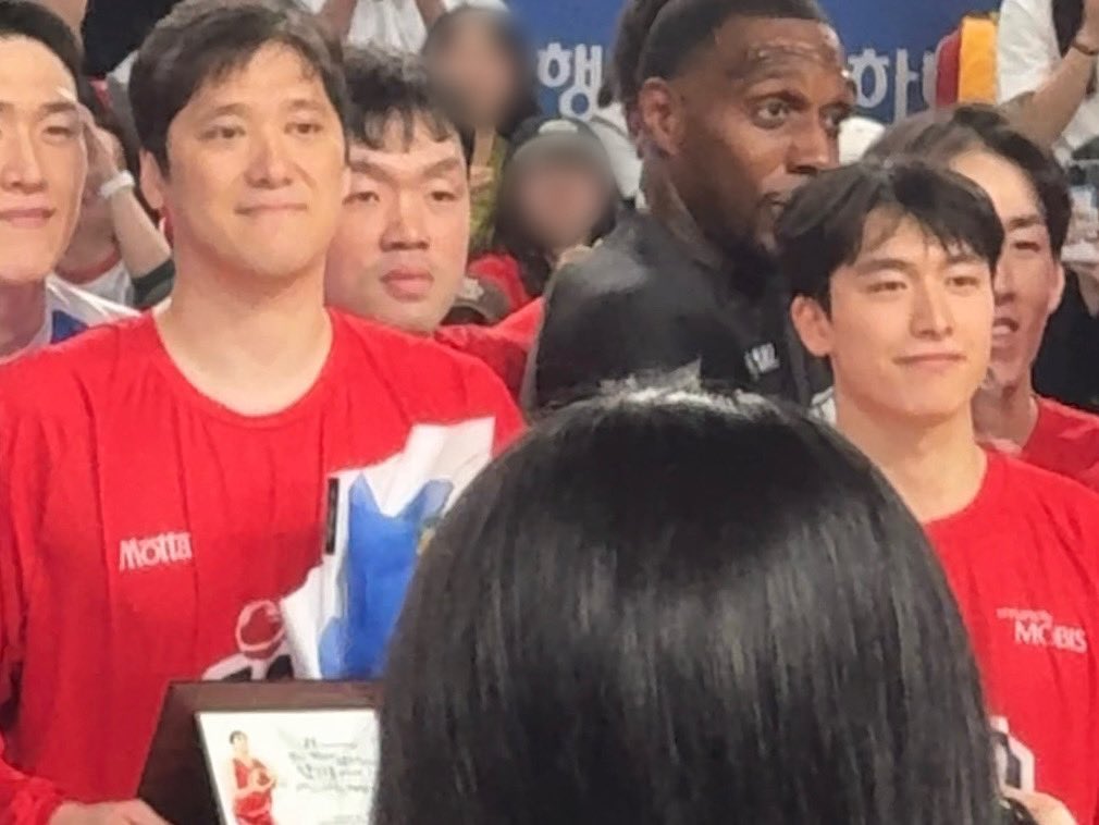 여름이 tweet media