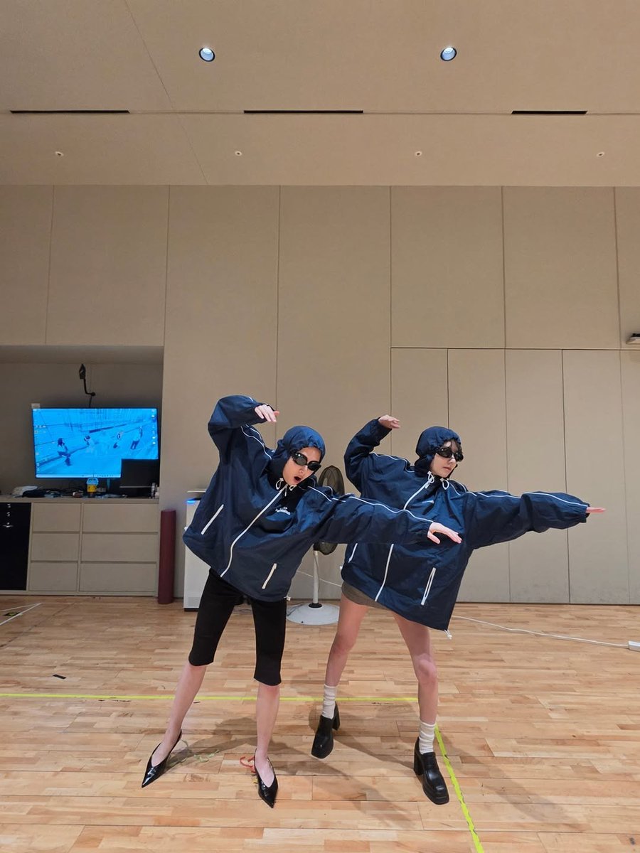 39_sakku_chan's tweet photo. 행복한 날들 keep swimming 🏊♀️🏊♂️
#Sakura #Le_Serafim #이안대군 https://t.co/KMyxYbzkM3